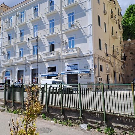 Ti Porto Al Centro Unforgettable Moments Apartment Salerno Exterior foto