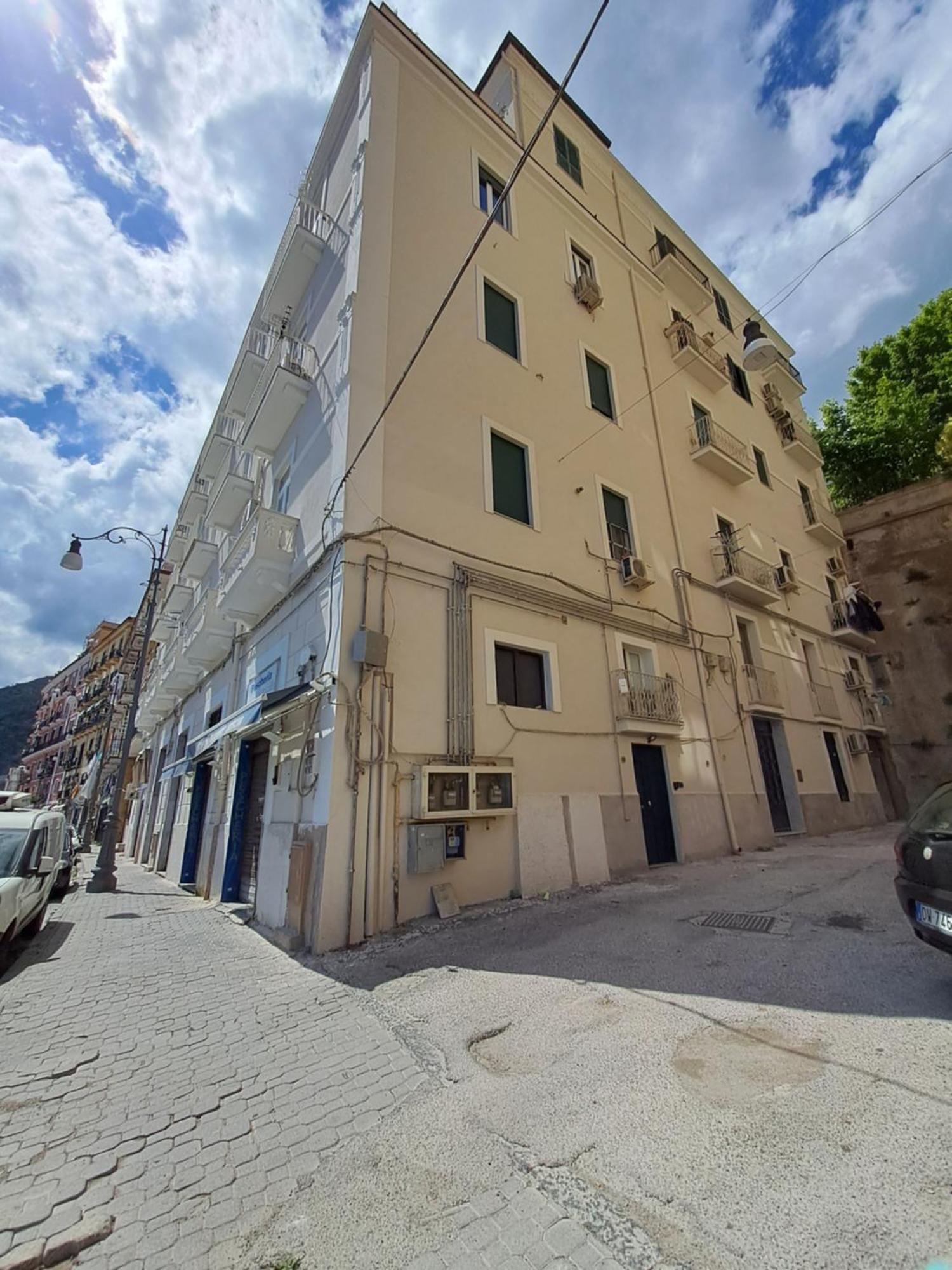 Ti Porto Al Centro Unforgettable Moments Apartment Salerno Exterior foto