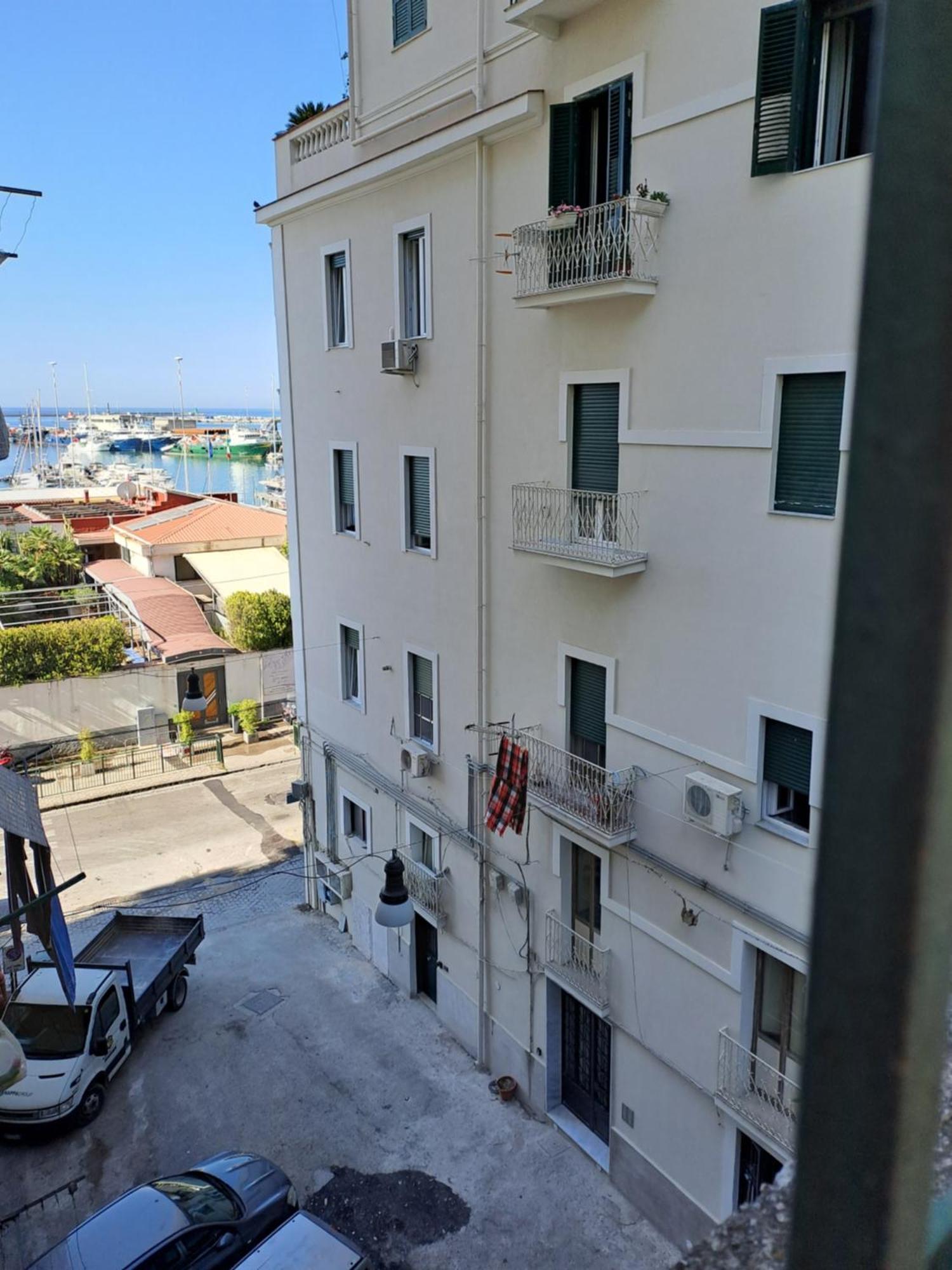 Ti Porto Al Centro Unforgettable Moments Apartment Salerno Exterior foto