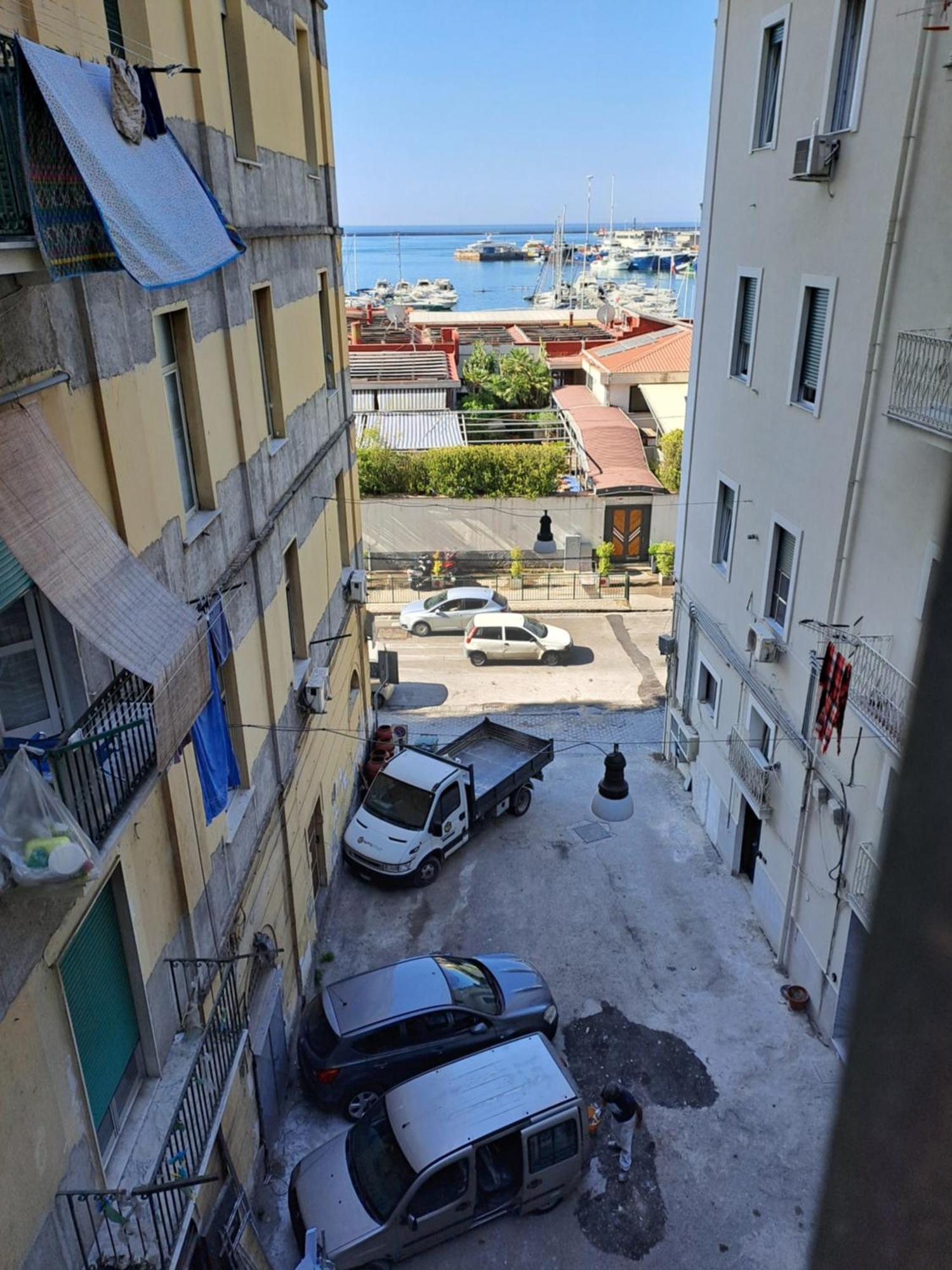 Ti Porto Al Centro Unforgettable Moments Apartment Salerno Exterior foto